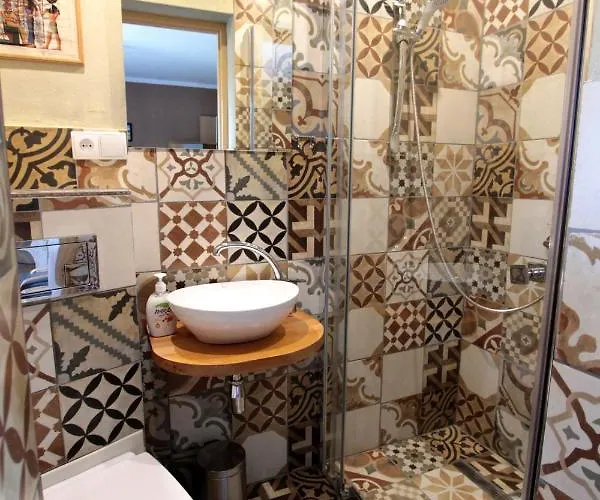 Lucyna Babinska Alloggio in famiglia *